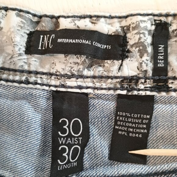 INC Berlin Men 30x30 Blue Jean 5-Pocket 100% Cotton Patched Washed Wide Leg Embr - Picture 4 of 8